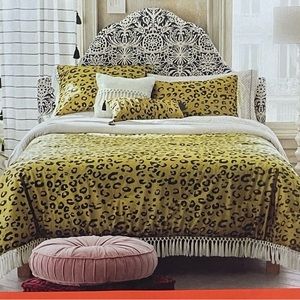 Queen leopard opal house soft tassel leopard 4pc set